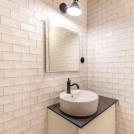 Guestready - Apt Pres Du Square Louise Michel